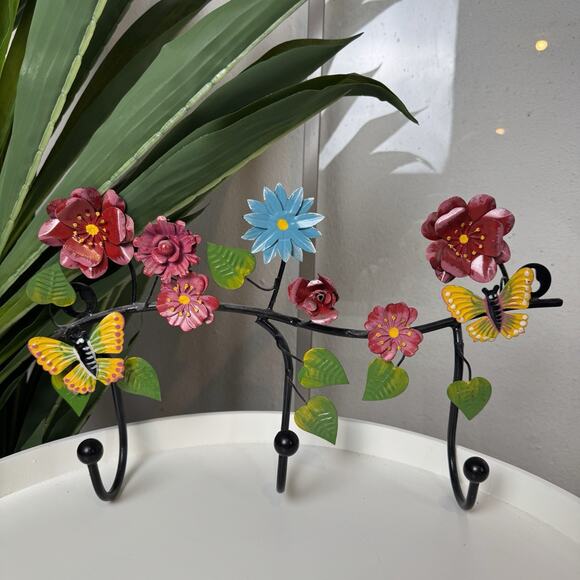 Floral Wall Rack - Picture 4 of 9